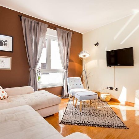 City Stylish Apartment Πούλα Εξωτερικό φωτογραφία