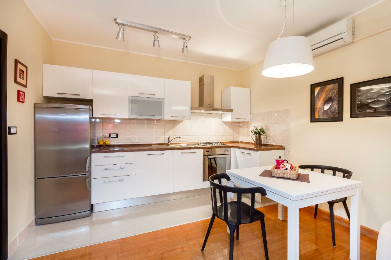 City Stylish Apartment Πούλα Εξωτερικό φωτογραφία